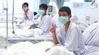 Les garçons se rétablissent à l'hôpital