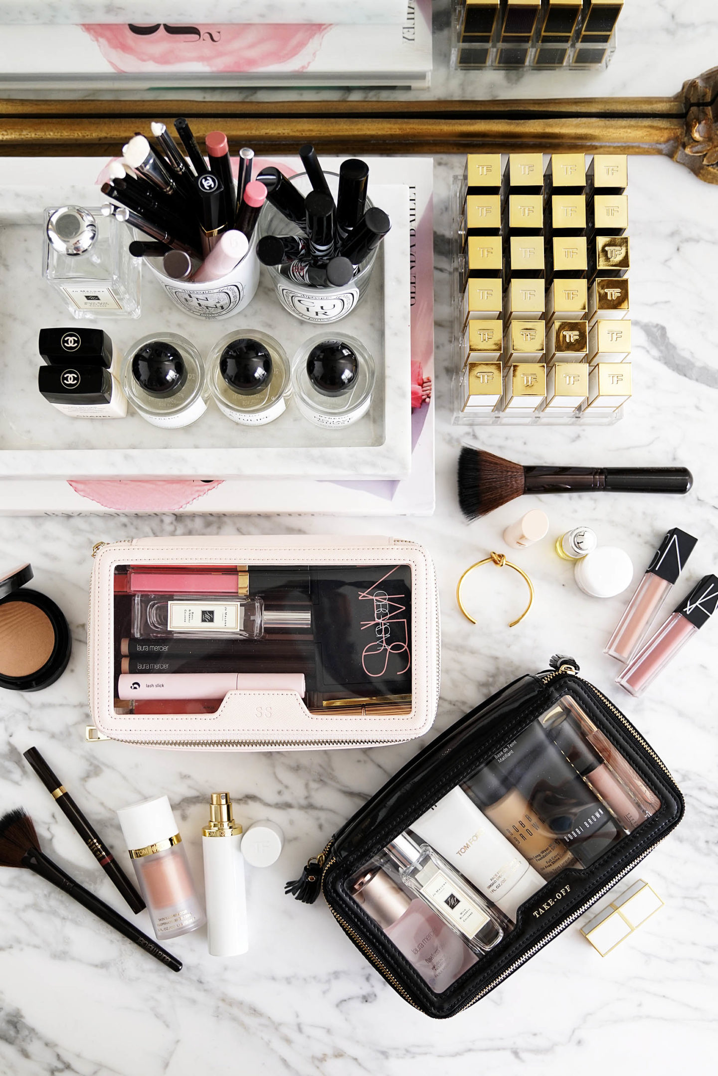 Les meilleurs sacs de maquillage Clear The Daily Edited vs Anya Hindmarch | Le livre de beauté