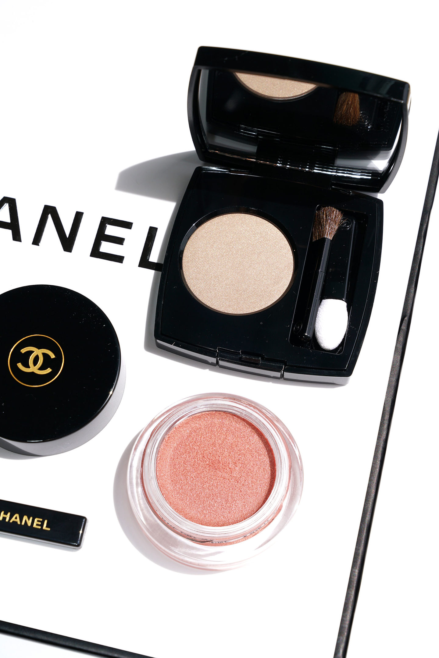 Ombre Premiere Longwear Poudre Shadow High Profile et crème en Ultra Flesh