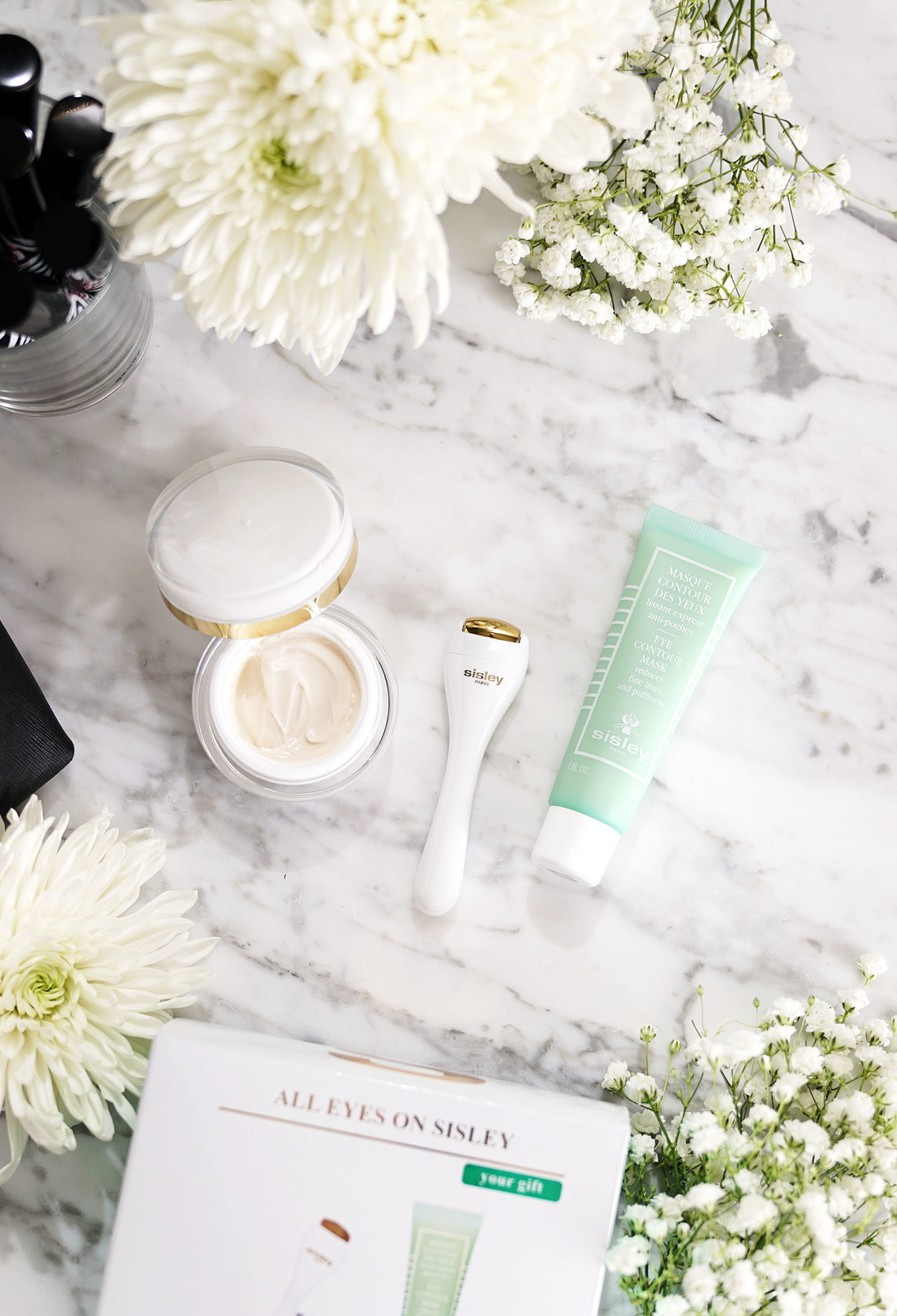 Set Sisley avec crème contour des yeux et des lèvres Sisleya, petit rouleau ridoki et masque Contour des Yeux