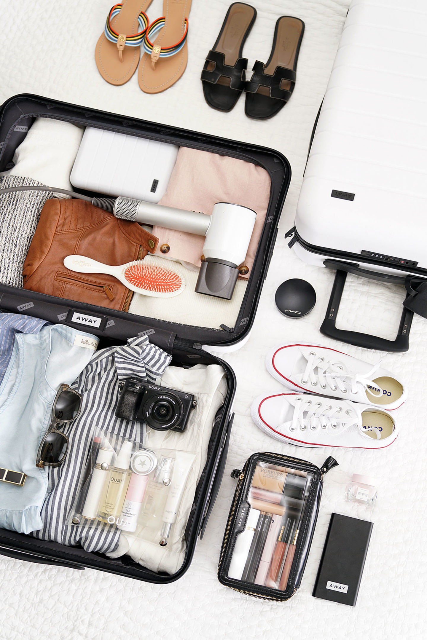Away Bigger Carry-On emballage pour une semaine à New York | Le livre de beauté
