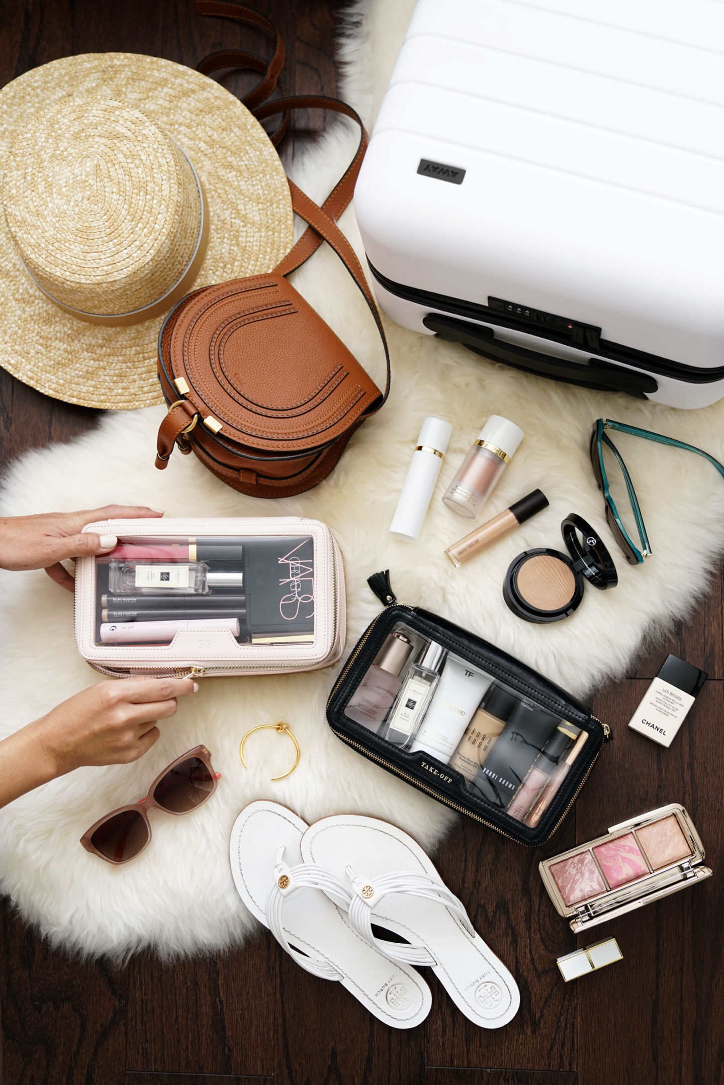 Packing Away continuer via le livre Look beauté