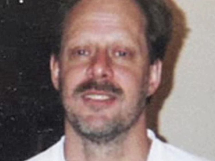 Stephen Paddock, un tireur de Las Vegas, a tué au moins 59 personnes et blessé 527 autres personnes après avoir ouvert le feu sur un concert