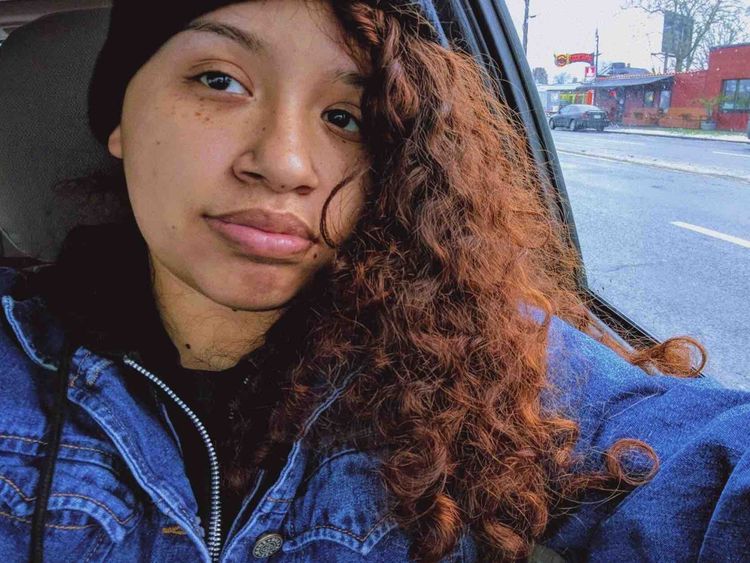 Angela Hernandez a survécu en buvant de l'eau de son radiateur de voiture