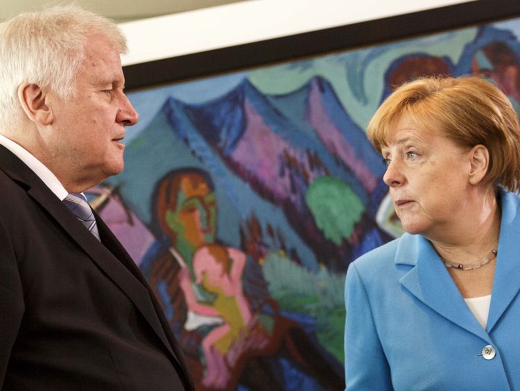 Angela Merkel risque d'être évincée en tant que leader allemand par le ministre de l'Intérieur Horst Seehofer