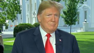 Donald Trump dit "quand Kim parle à ses gens, écoutez".