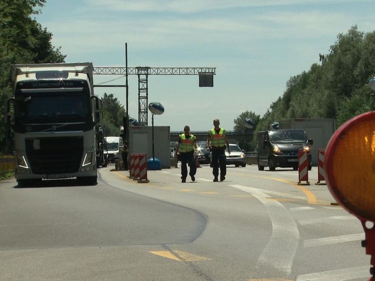 Camions traversant la frontière en Bavière