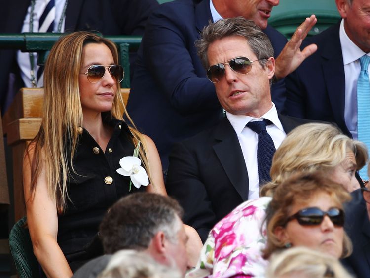 Anna Eberstein et Hugh Grant assistent à la finale en simple des hommes 