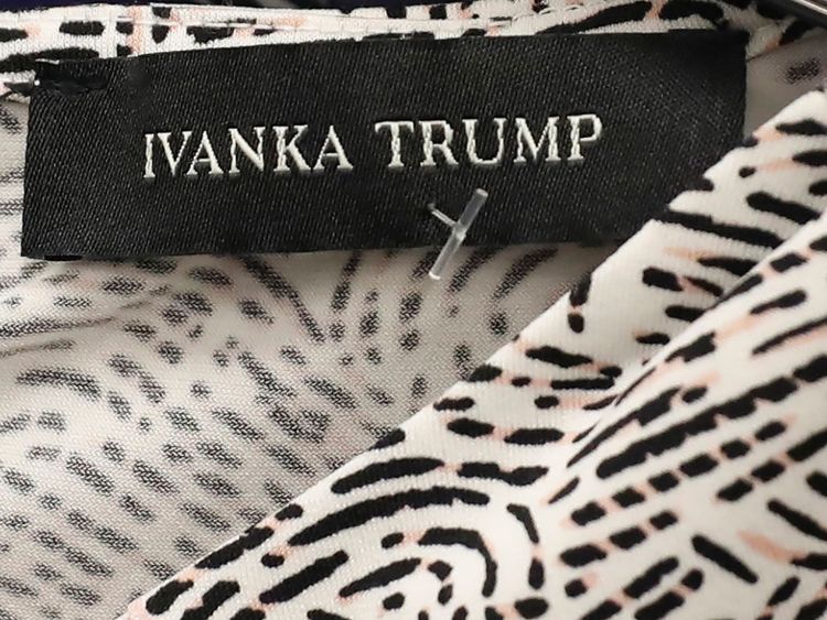 Vêtements Ivanka Trump dans un grand magasin Marshall à New York