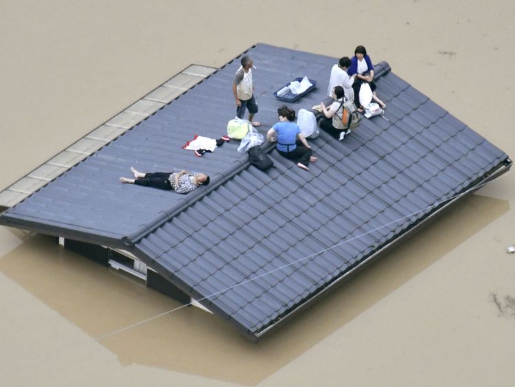 Les résidents bloqués dans le sud du Japon