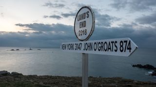 Land's End "srcset =" https://e3.365dm.com/18/07/320x180/skynews-lands-end-swimming_4357667.jpg?20180709163618 320w, https://e3.365dm.com/18 /07/640x380/skynews-lands-end-swimming_4357667.jpg?20180709163618 640w, https://e3.365dm.com/18/07/736x414/skynews-lands-end-swimming_4357667.jpg?20180709163618 736w, https: / /e3.365dm.com/18/07/992x558/skynews-lands-end-swimming_4357667.jpg?20180709163618 992w, https://e3.365dm.com/18/07/1096x616/skynews-lands-end-swimming_4357667. jpg? 20180709163618 1096w, https://e3.365dm.com/18/07/1600x900/skynews-lands-end-swimming_4357667.jpg?20180709163618 1600w, https://e3.365dm.com/18/07/1920x1080/ skynews-lands-end-swimming_4357667.jpg? 20180709163618 1920w, https://e3.365dm.com/18/07/2048x1152/skynews-lands-end-swimming_4357667.jpg?20180709163618 2048w "tailles =" (min-largeur: 900px) 992px, 100vw