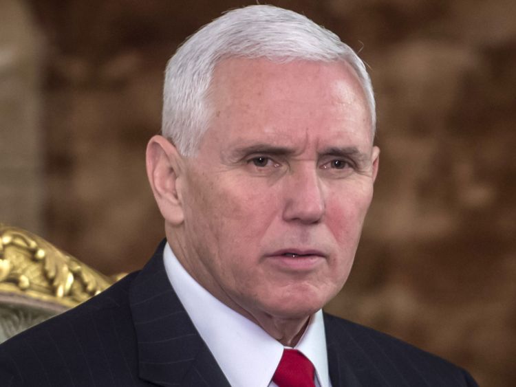 Le vice-président américain Mike Pence rencontre le président égyptien Abdel Fattah al-Sisi (non vu) au palais présidentiel de la capitale du Caire le 20 janvier 2018.