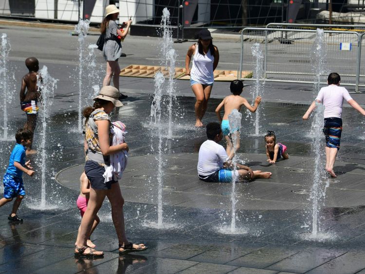 Les familles montréalaises se sont baignées dans une chaleur incroyable