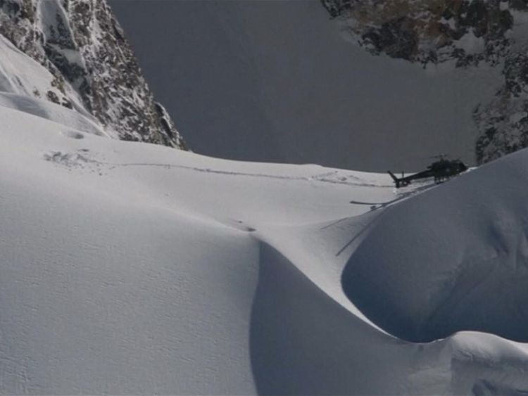 Les alpinistes sont restés bloqués lorsque leur tente a été touchée par une avalanche