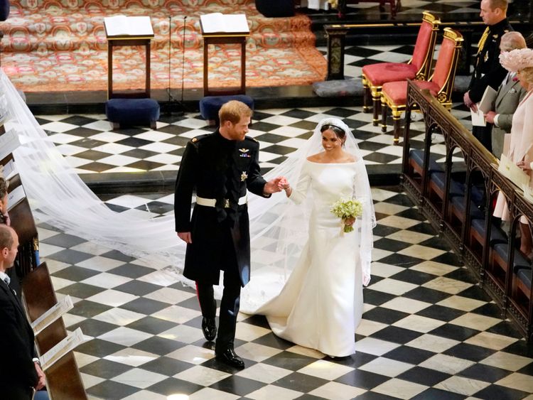 Le prince Harry et Meghan Markle partent de la chapelle St George