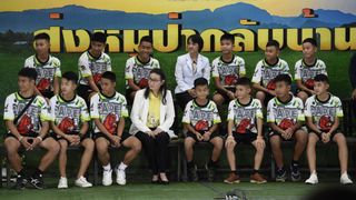 Garçons thaïlandais sauvés lors d'une conférence de presse "srcset =" https://e3.365dm.com/18/07/320x180/skynews-rescued-thai-boys-cave_4365085.jpg?20180718123850 320w, https: //e3.365dm. com / 18/07 / 640x380 / skynews-sauvé-thai-garçons-cave_4365085.jpg? 20180718123850 640w, https://e3.365dm.com/18/07/736x414/skynews-rescued-thai-boys-cave_4365085.jpg ? 20180718123850 736w, https://e3.365dm.com/18/07/992x558/skynews-rescued-thai-boys-cave_4365085.jpg?20180718123850 992w, https://e3.365dm.com/18/07/1096x616 /skynews-rescued-thai-boys-cave_4365085.jpg?20180718123850 1096w, https://e3.365dm.com/18/07/1600x900/skynews-rescued-thai-boys-cave_4365085.jpg?20180718123850 1600w, https: / /e3.365dm.com/18/07/1920x1080/skynews-rescued-thai-boys-cave_4365085.jpg?20180718123850 1920w, https://e3.365dm.com/18/07/2048x1152/skynews-rescued-thai- boys-cave_4365085.jpg? 20180718123850 2048w "tailles =" (min-largeur: 900px) 992px, 100vw