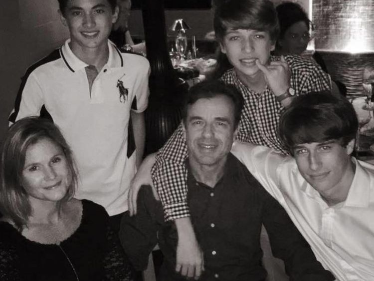 Toby Finnet (en haut à droite) dans une photographie de famille incluant ses frères Kai et Benjamin et son père Paul Finnett. Pic: Facebook