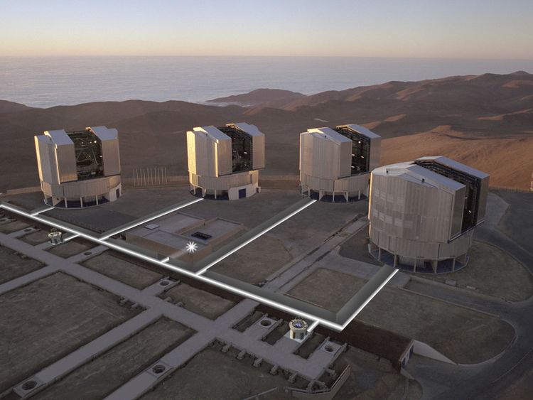 Le VLT dans l'Atacama, surplombant l'océan Pacifique. Pic: ESO
