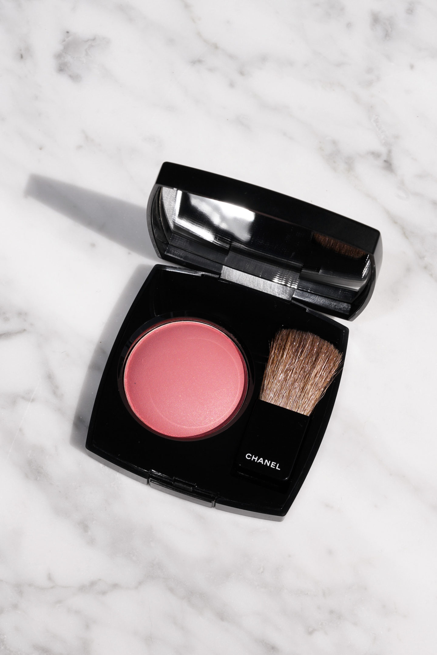Chanel Poudre Blush Quintessence Review | Le livre de beauté