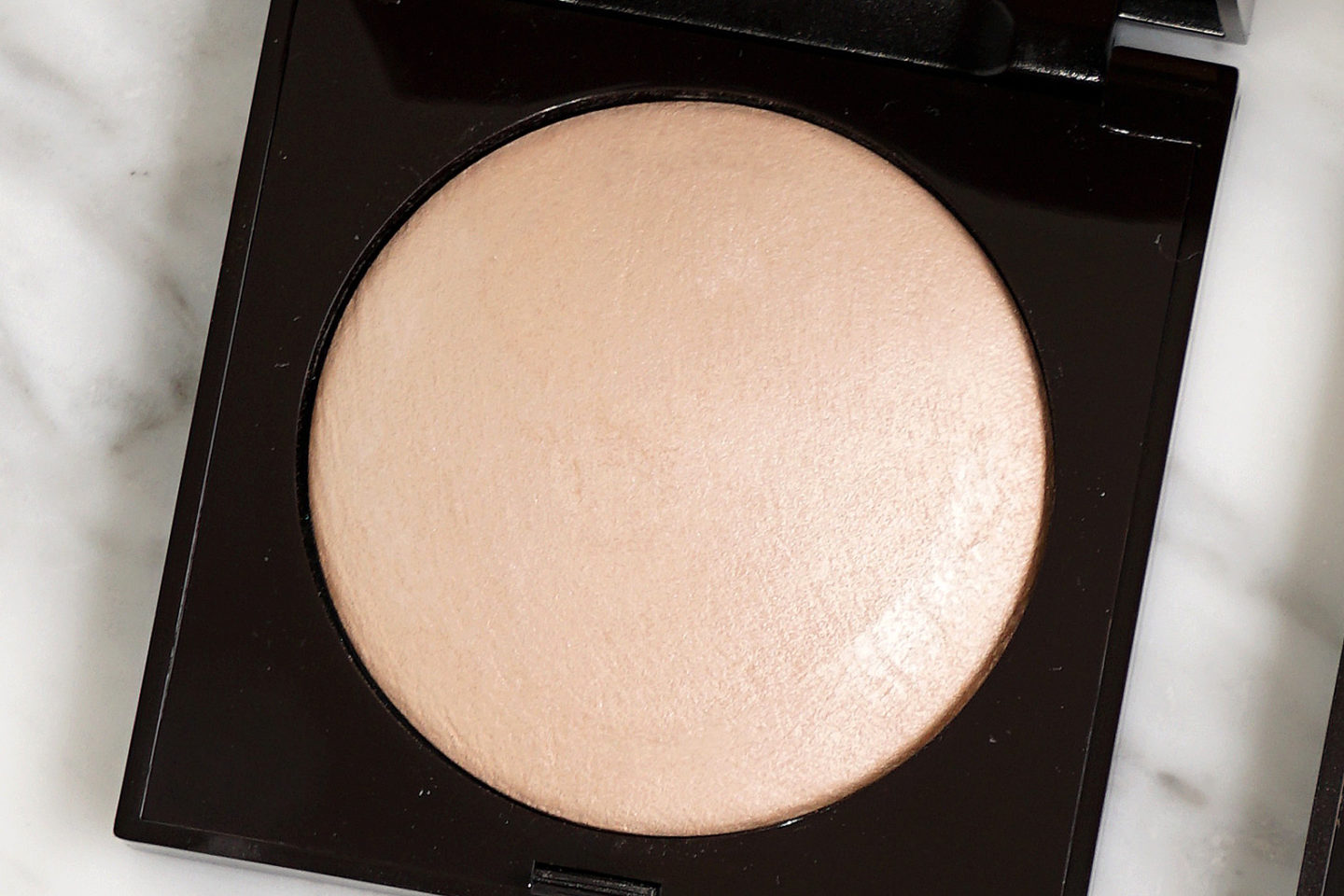 Laura Mercier Matte Radiance Poudre Highlight 01