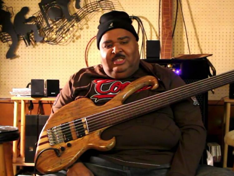 Ralphe Armstrong est considéré comme l'un des meilleurs bassistes du monde.