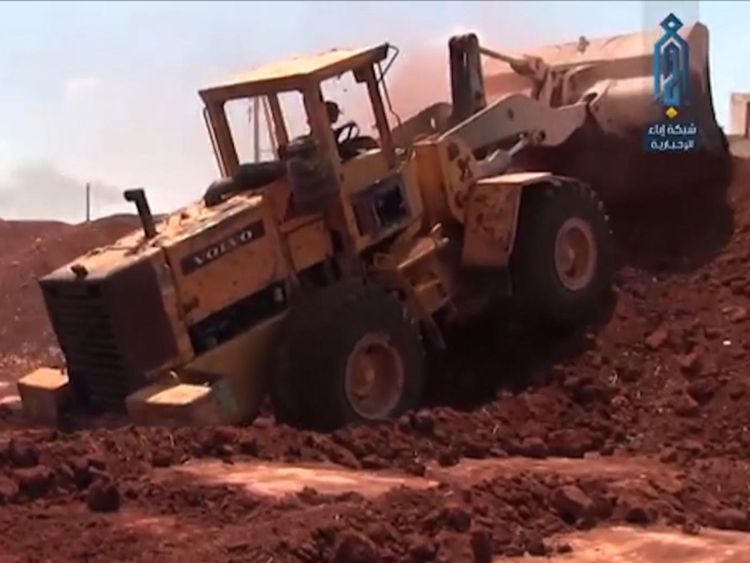 Les djihadistes construisent des défenses prêtes pour une bataille probable avec les forces du président Assad