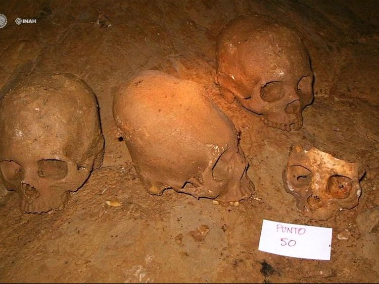 Les archéologues mexicains trouvent que les plus vieux restes mayas sont dans la grotte. Pic: INAH