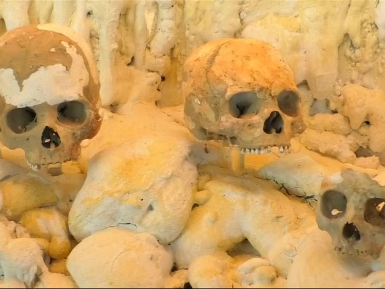 Les archéologues mexicains trouvent que les plus vieux restes mayas sont dans la grotte. Pic: INAH