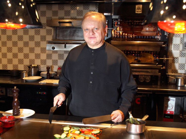 Robuchon a été nommé chef du siècle en 1990