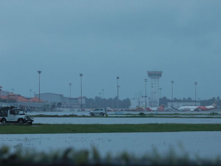 Tous les vols à l'aéroport de Kochi au Kerala sont suspendus jusqu'à samedi
