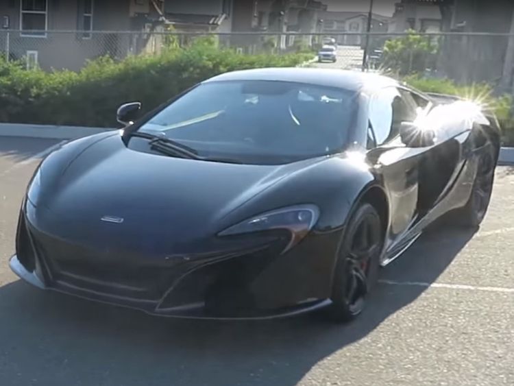 La voiture de sport McLaren de McSkillet, vue sur YouTube