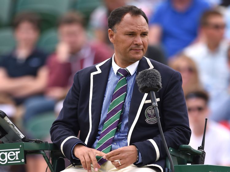 Tennis - Wimbledon - All England Lawn Tennis & Croquet Club, Wimbledon, Angleterre - 28/6/14
Arbitre Mohamed Lahyani
Crédit obligatoire: Action Images / Tony O'Brien
UTILISATION ÉDITORIALE UNIQUEMENT.