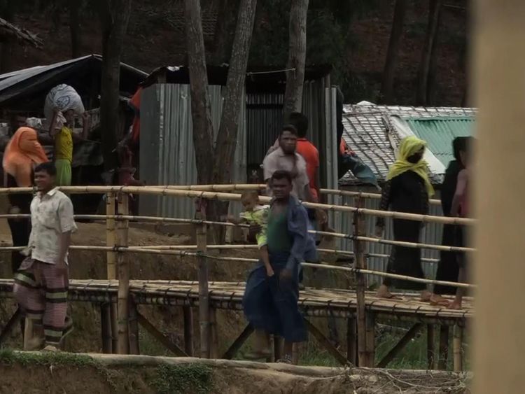 De nombreux Rohingya vivent dans des camps après avoir fui le Myanmar
