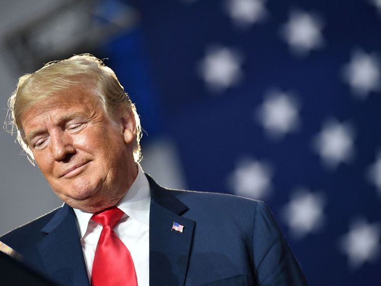 Le président américain Donald Trump prend la parole lors d'un rassemblement au lycée Olentangy Orange à Lewis Center, Ohio, le 4 août 2018