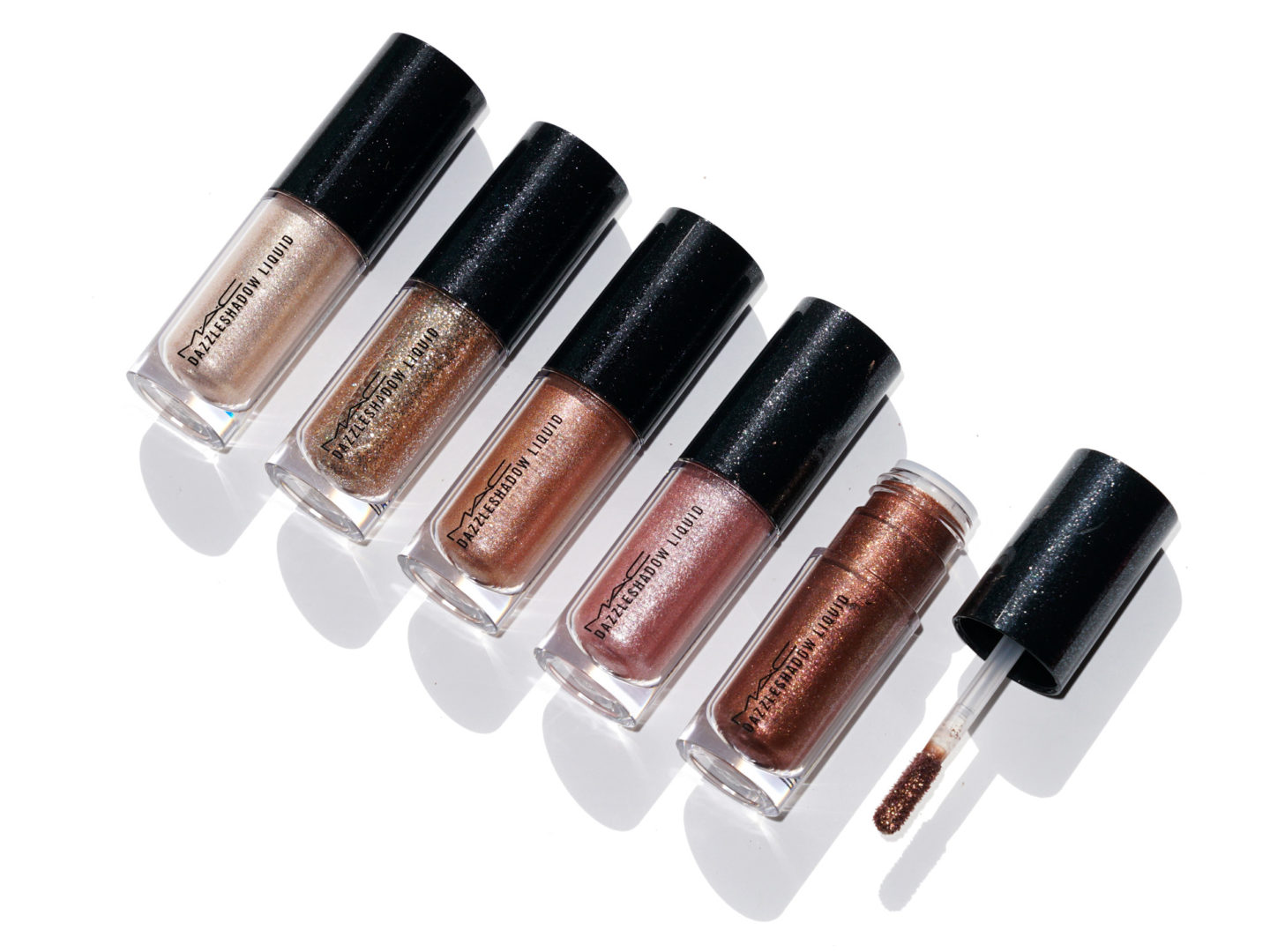 MAC Dazzleshadow Liquid Review | Le livre de beauté