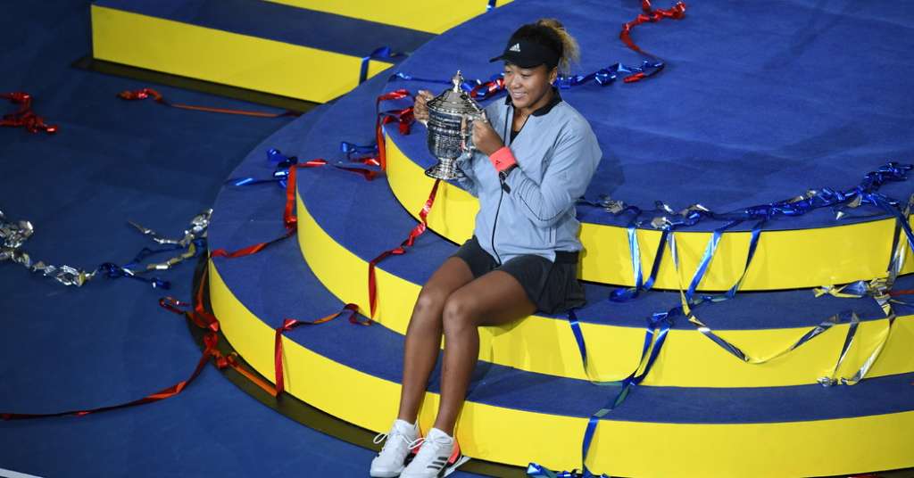 États-Unis: Naomi Osaka bat Serena Williams dans une finale ouverte aux États-Unis marquée par les Boos et les Larmes