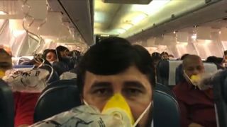 Une défaillance de la pression atmosphérique, prétendument due à une erreur humaine, a provoqué une hémorragie au niveau du nez et des oreilles lors d'un vol en Inde. " .jpg? 20180920105223 320w, https://e3.365dm.com/18/09/640x380/skynews-air-pressure-jet-airways_4427314.jpg?20180920105223 640w, https://e3.365dm.com/18/09 /736x414/skynews-air-pressure-jet-airways_4427314.jpg?20180920105223 736w, https://e3.365dm.com/18/09/992x558/skynews-air-pressure-jet-airways_4427314.jpg?20180920105223 992w, https : //e3.365dm.com/18/09/1096x616/skynews-air-pressure-jet-airways_4427314.jpg? 20180920105223 1096w, https://e3.365dm.com/18/09/1600x900/skynews-air- pression-jet-airways_4427314.jpg? 20180920105223 1600w, https://e3.365dm.com/18/09/1920x1080/skynews-air-pressure-jet-airways_4427314.jpg?20180920105223 1920w, https: //e3.365dm. com / 18/09 / 2048x1152 / skynews-air-pression-jet-airways_4427314.jpg? 20180920105223 2048w "tailles =" (min-width: 900px) 992px, 100vw