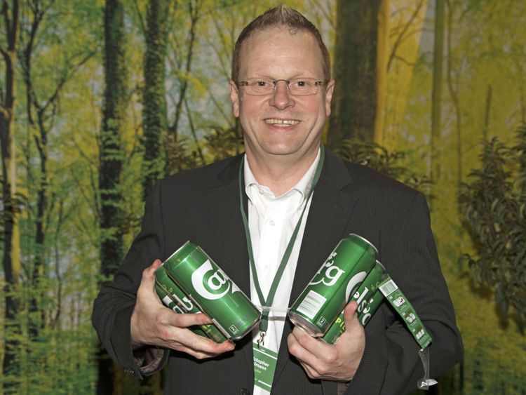Inventeur Christopher Stuhlmann, qui travaille pour l'un des partenaires de conception de l'entreprise