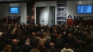 Salvator Mundi de Leonardo da Vinci est vendu pour un montant record de 400 millions de dollars (plus les frais de 30,5 millions de dollars) à New York "srcset =" https://e3.365dm.com/17/11/320x180/skynews-christies-da-vinci_4156993 .jpg? 20171116025238 320w, https://e3.365dm.com/17/11/640x380/skynews-christies-da-vinci_4156993.jpg?20171116025238 640w, https://e3.365dm.com/17/11/736x414 /skynews-christies-da-vinci_4156993.jpg?20171116025238 736w, https://e3.365dm.com/17/11/992x558/skynews-christies-da-vinci_4156993.jpg?20171116025238 992w, https: //e3.365dm .com / 17/11 / 1096x616 / skynews-christies-da-vinci_4156993.jpg? 20171116025238 1096w, https://e3.365dm.com/17/11/1600x900/skynews-christies-da-vinci_4156993.jpg?20171116025238 1600w , https://e3.365dm.com/17/11/1920x1080/skynews-christies-da-vinci_4156993.jpg?20171116025238 1920w, https://e3.365dm.com/17/11/2048x1152/skynews-christies- da-vinci_4156993.jpg? 20171116025238 2048w "tailles =" (min-width: 900px) 992px, 100vw