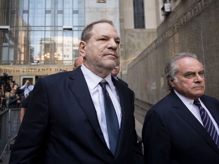 Harvey Weinstein et l'avocat Benjamin Brafman quittent la Cour suprême de l'État le 5 juin 2018 à New York. Weinstein a plaidé non coupable de deux chefs de viol et d’un chef d’acte sexuel criminel. (Photo par Drew Angerer / Getty Images)