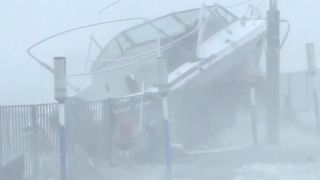 Les bateaux se sont écrasés contre le rivage à Hong Kong alors que le typhon passe "srcset =" https://e3.365dm.com/18/09/320x180/skynews-hong-kong-boats-typhoon-mangkhut_4422937.jpg?20180916134356 320w, https: //e3.365dm.com/18/09/640x380/skynews-hong-kong-boats-typhoon-mangkhut_4422937.jpg?20180916134356 640w, https://e3.365dm.com/18/09/736x414/skynews-hong -kong-boats-typhoon-mangkhut_4422937.jpg? 20180916134356 736w, https://e3.365dm.com/18/09/992x558/skynews-hong-kong-boats-typhoon-mangkhut_4422937.jpg?20180916134356 992w, https: / /e3.365dm.com/18/09/1096x616/skynews-hong-kong-boats-typhoon-mangkhut_4422937.jpg?20180916134356 1096w, https://e3.365dm.com/18/09/1600x900/skynews-hong- kong-boats-typhoon-mangkhut_4422937.jpg? 20180916134356 1600w, https://e3.365dm.com/18/09/1920x1080/skynews-hong-kong-boats-typhoon-mangkhut_4422937.jpg?20180916134356 1920w, https: // e3.365dm.com/18/09/2048x1152/skynews-hong-kong-boats-typhoon-mangkhut_4422937.jpg?20180916134356 2048w "Size =" (min-width: 900px) 992px, 100vw