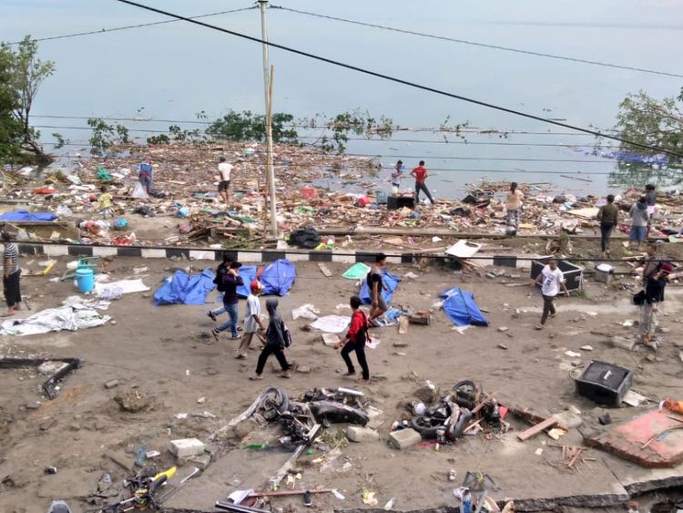 Un tremblement de terre et un tsunami ont frappé Palu sur l'île de Sulawesi