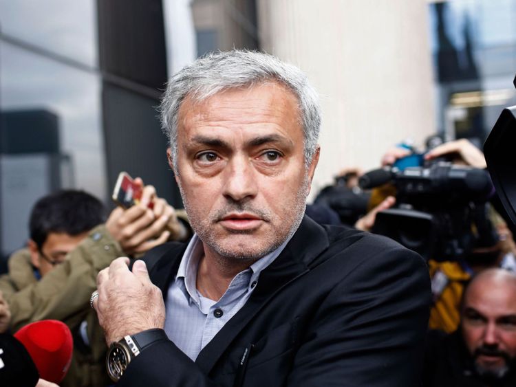 Jose Mourinho a déclaré avoir réglé une facture fiscale en Espagne concernant ses droits d’image, alors que le directeur du Real Madrid