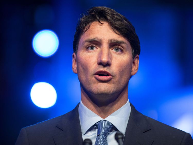 Justin Trudeau répond aux questions des médias à Montréal