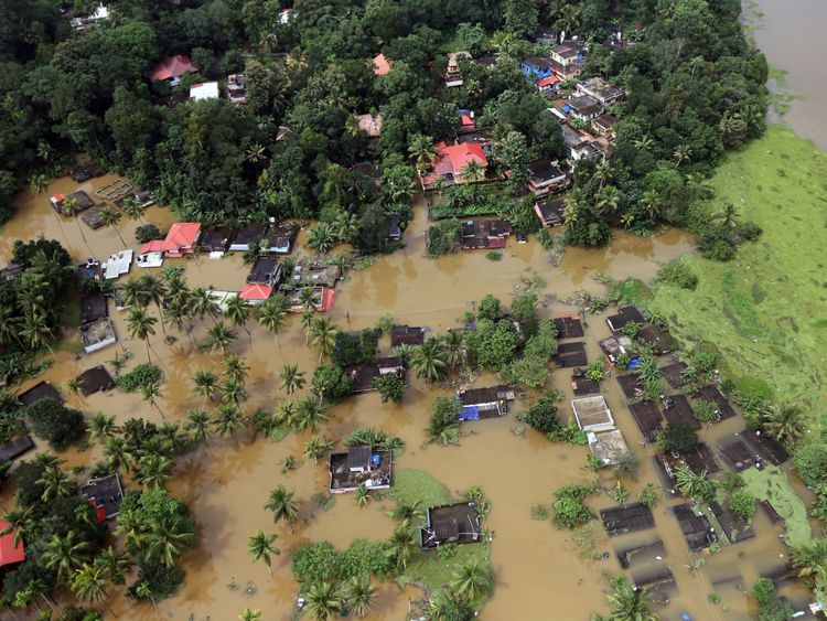 Les villages ont été coupés et partiellement submergés par les inondations