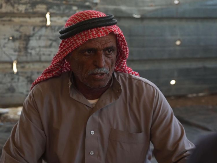Abu Youseff Dahook craint que sa maison disparaisse bientôt