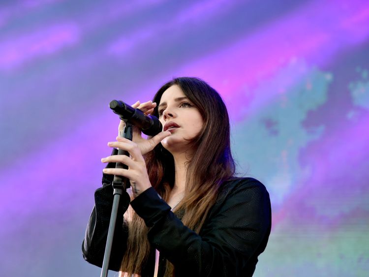 Lana Del Rey ne se produira plus à Tel Aviv plus tard ce mois-ci