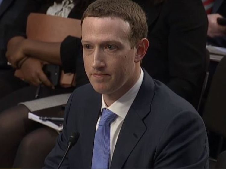 Mark Zuckerberg témoigne devant le Congrès