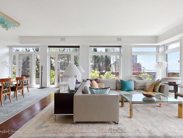 Meryl Streep répertorie le manoir de New York https://www.elliman.com/