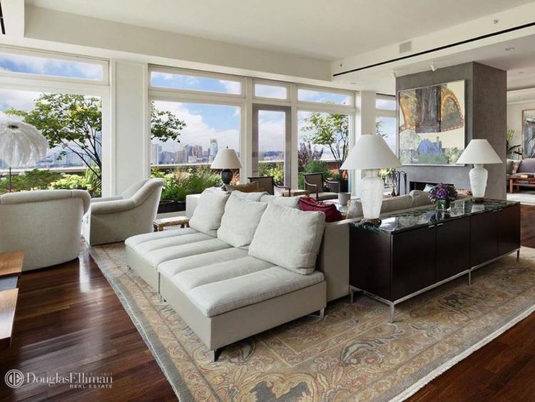 Meryl Streep répertorie le manoir de New York https://www.elliman.com/